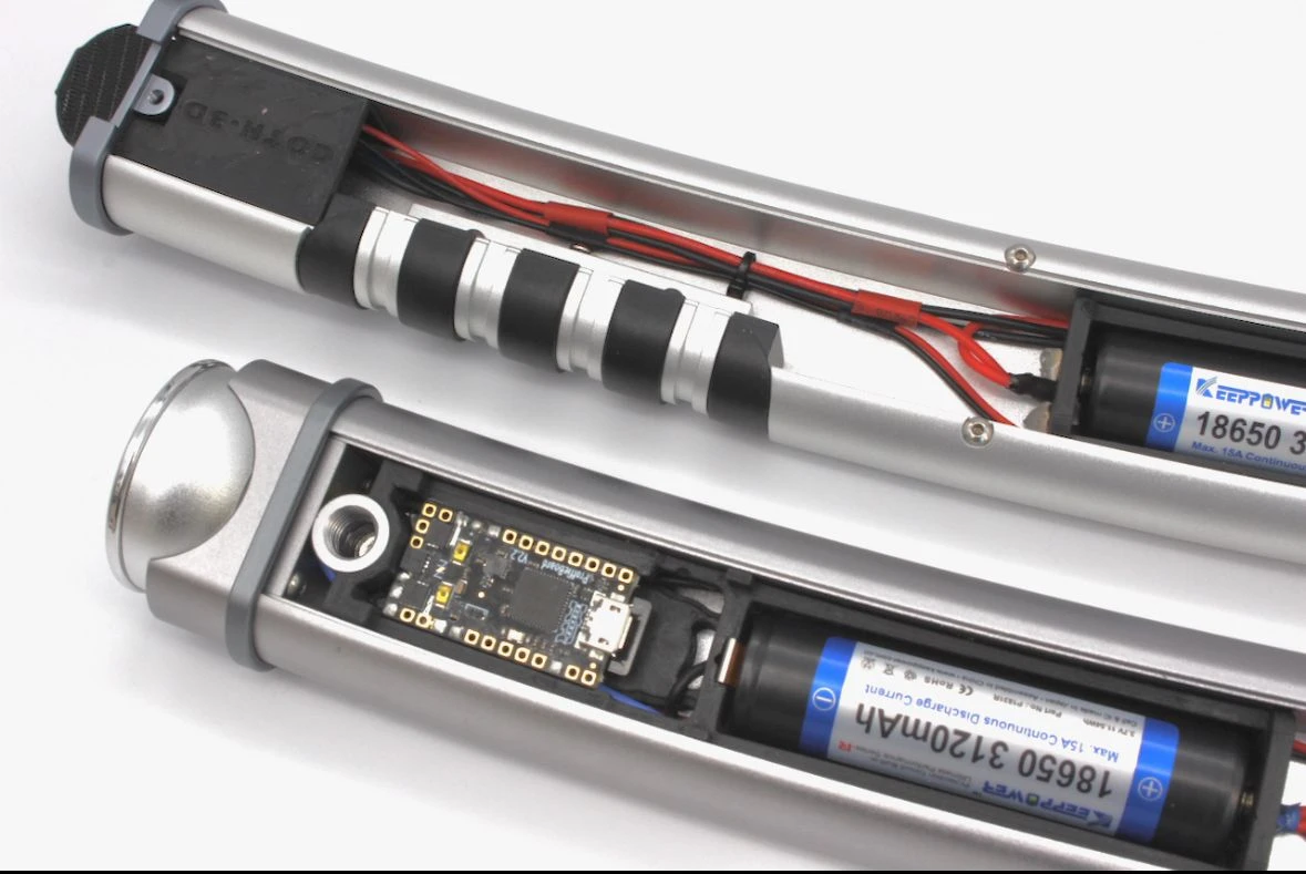 Collectors Edition Saber - KR Sabers Thrawn Hunter 4 Collectors Edition Saber - KR Sabers Thrawn Hunter - Image 2